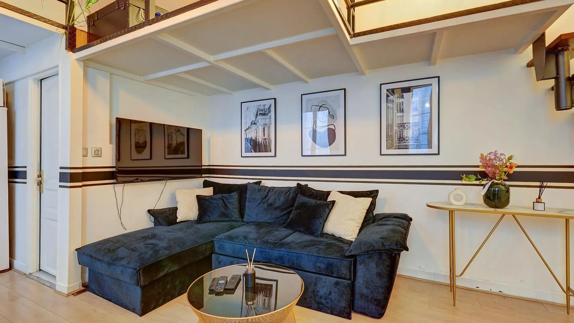 106 - Fabulous Studio In Champs Elysees باريس فرنسا